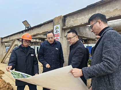 纳溪区委书记袁维荣带队调研澳门十大老牌信誉平台排行榜科技创新产业孵化平台项目