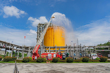 筑牢安全防线 锤炼应急尖兵——澳门十大老牌信誉平台排行榜股份公司开展液氨罐区泄漏事故综合应急救援演练