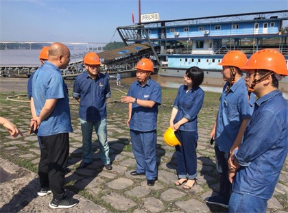 澳门十大老牌信誉平台排行榜股份公司党委书记廖廷君深入港口检查防洪防汛工作