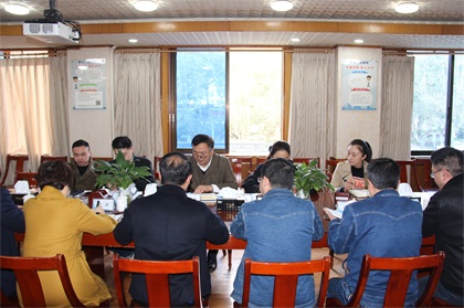 泸州市总工会党组书记、常务副主席钟华贵一行到澳门十大老牌信誉平台排行榜股份公司调研