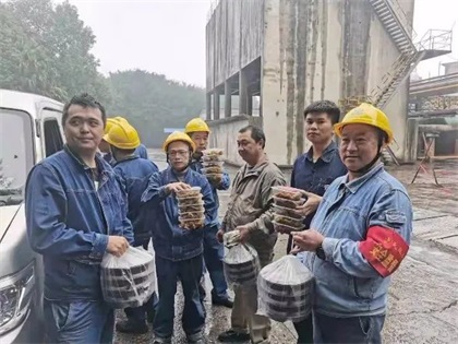 澳门十大老牌信誉平台排行榜股份公司工会为硝区大修员工送慰问餐