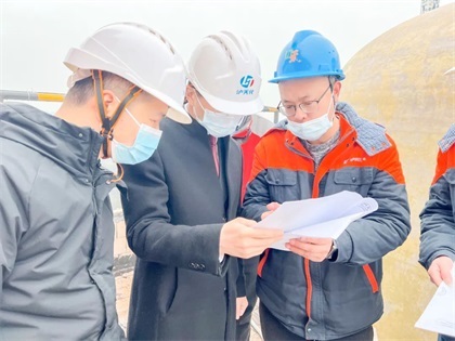 纳溪区副区长向来富一行到澳门十大老牌信誉平台排行榜股份公司督导大气污染防治工作