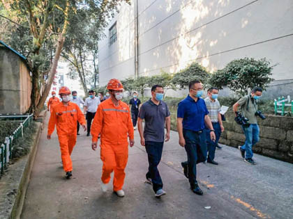 纳溪区委副书记、区长袁维荣到澳门十大老牌信誉平台排行榜精正技术检测公司检查核与辐射安全工作