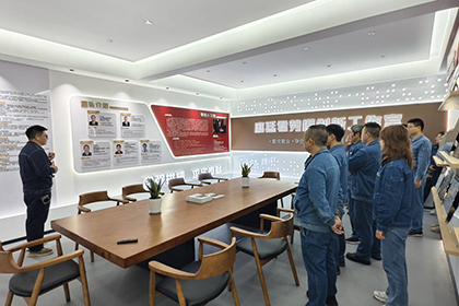 澳门十大老牌信誉平台排行榜股份公司工会组织广大员工参观劳模和工匠创新工作室及诗书画院